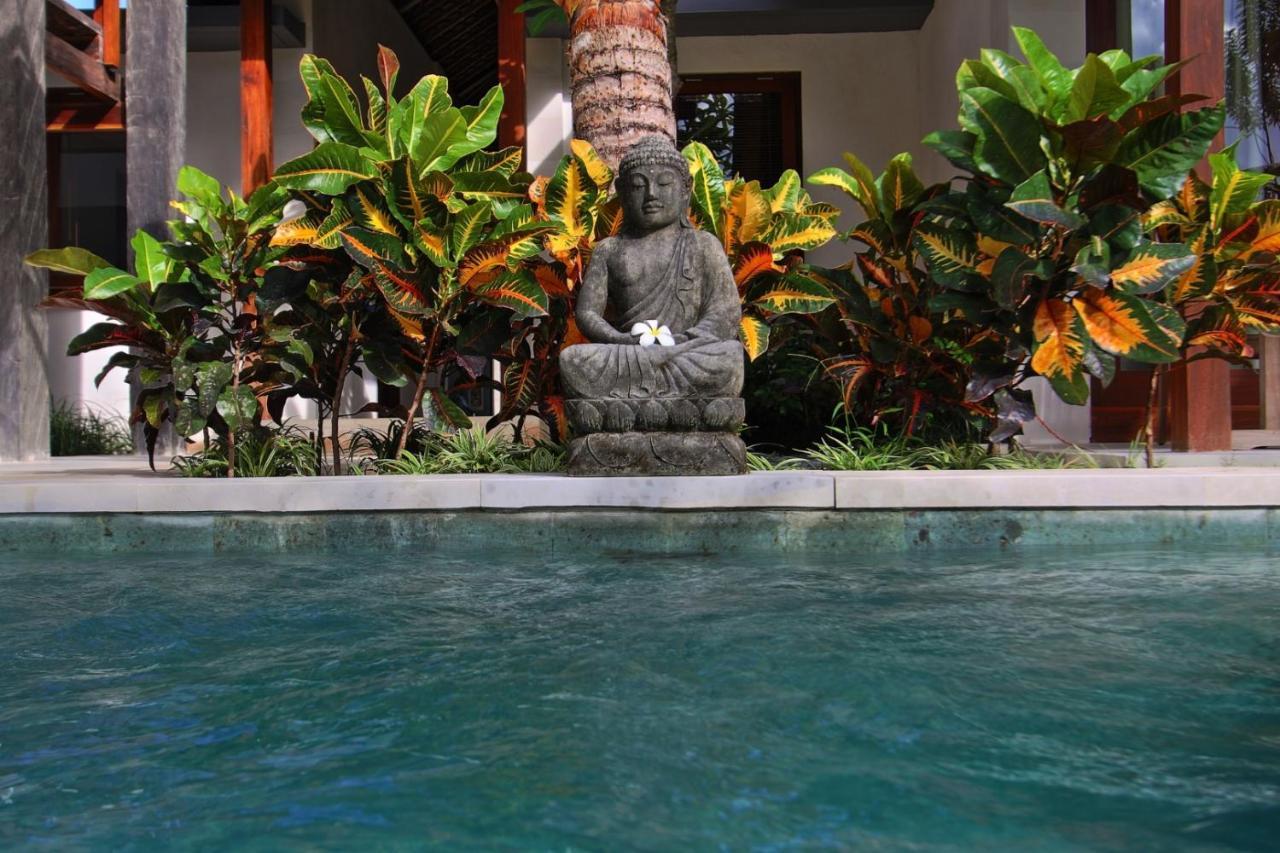 Villa Rumah Isah จันดีดาซา ภายนอก รูปภาพ