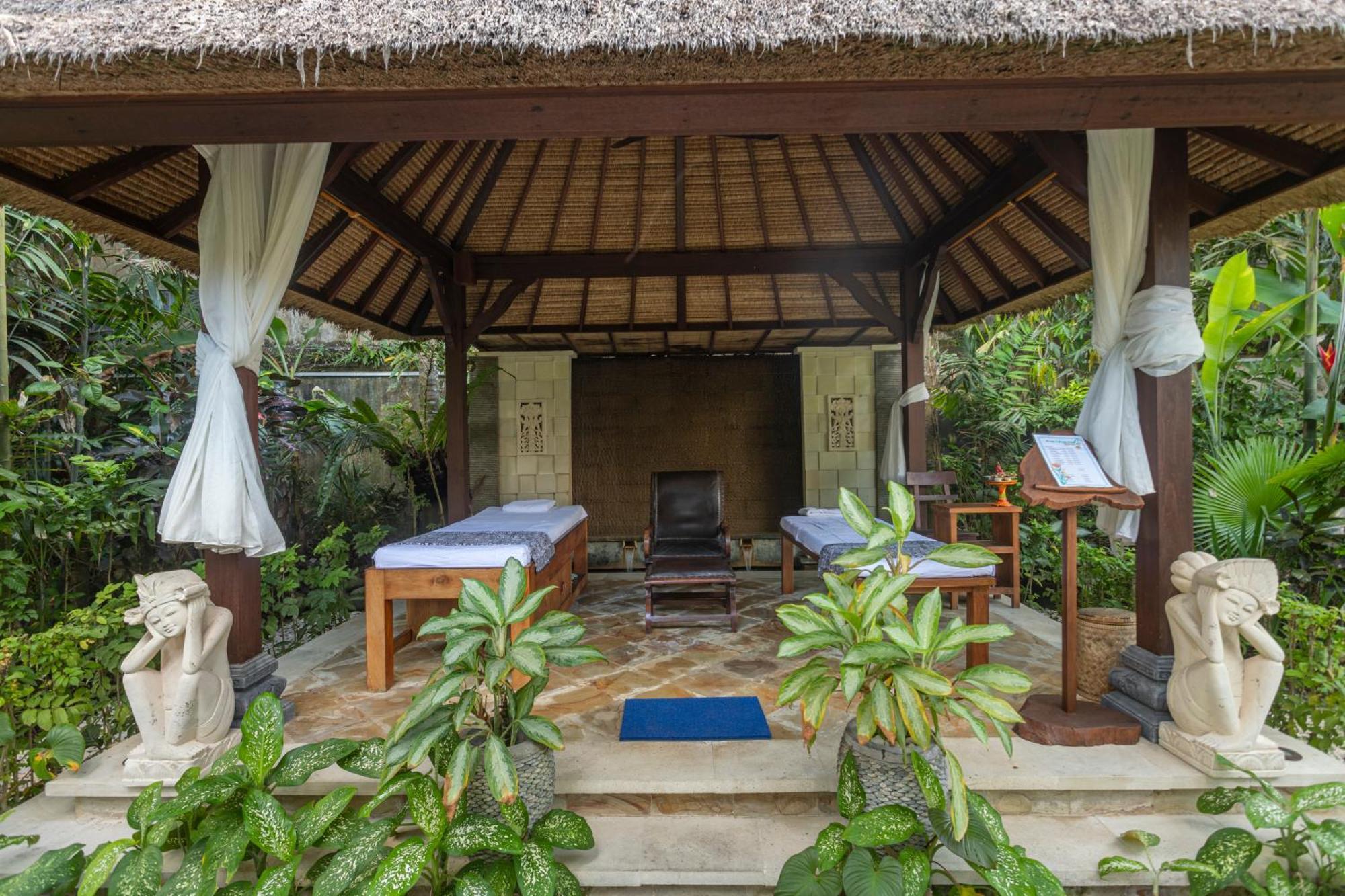 Villa Rumah Isah จันดีดาซา ภายนอก รูปภาพ