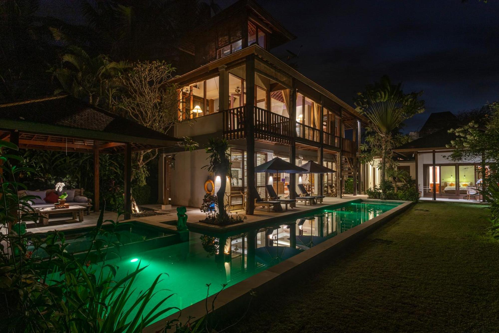 Villa Rumah Isah จันดีดาซา ภายนอก รูปภาพ